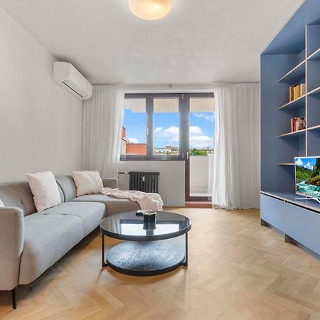 Elegant City Escape - Modern & Central Bratislava Exterior photo