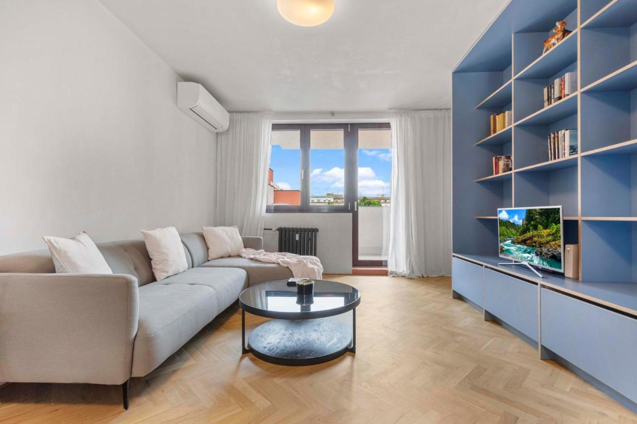 Elegant City Escape - Modern & Central Bratislava Exterior photo